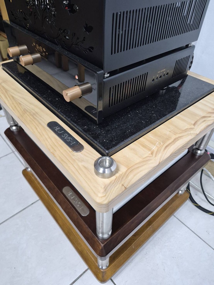 Suppressing Vibration Stand 1(SVS1)音響架